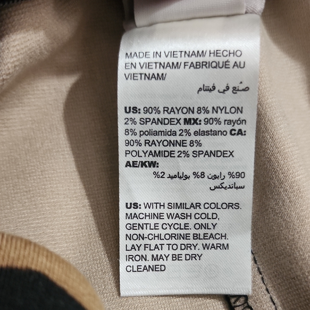 Chico's Slimming "So Juliette" Ankle Pants. - Picture 4 of 6